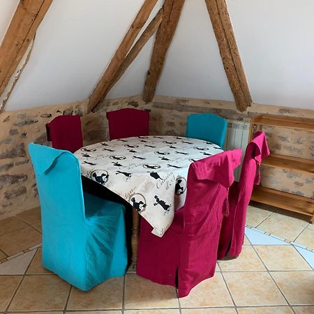 Café de la Place Gîte&Chambres d'hôtes Lou Pastre Lanuéjols Exterior foto