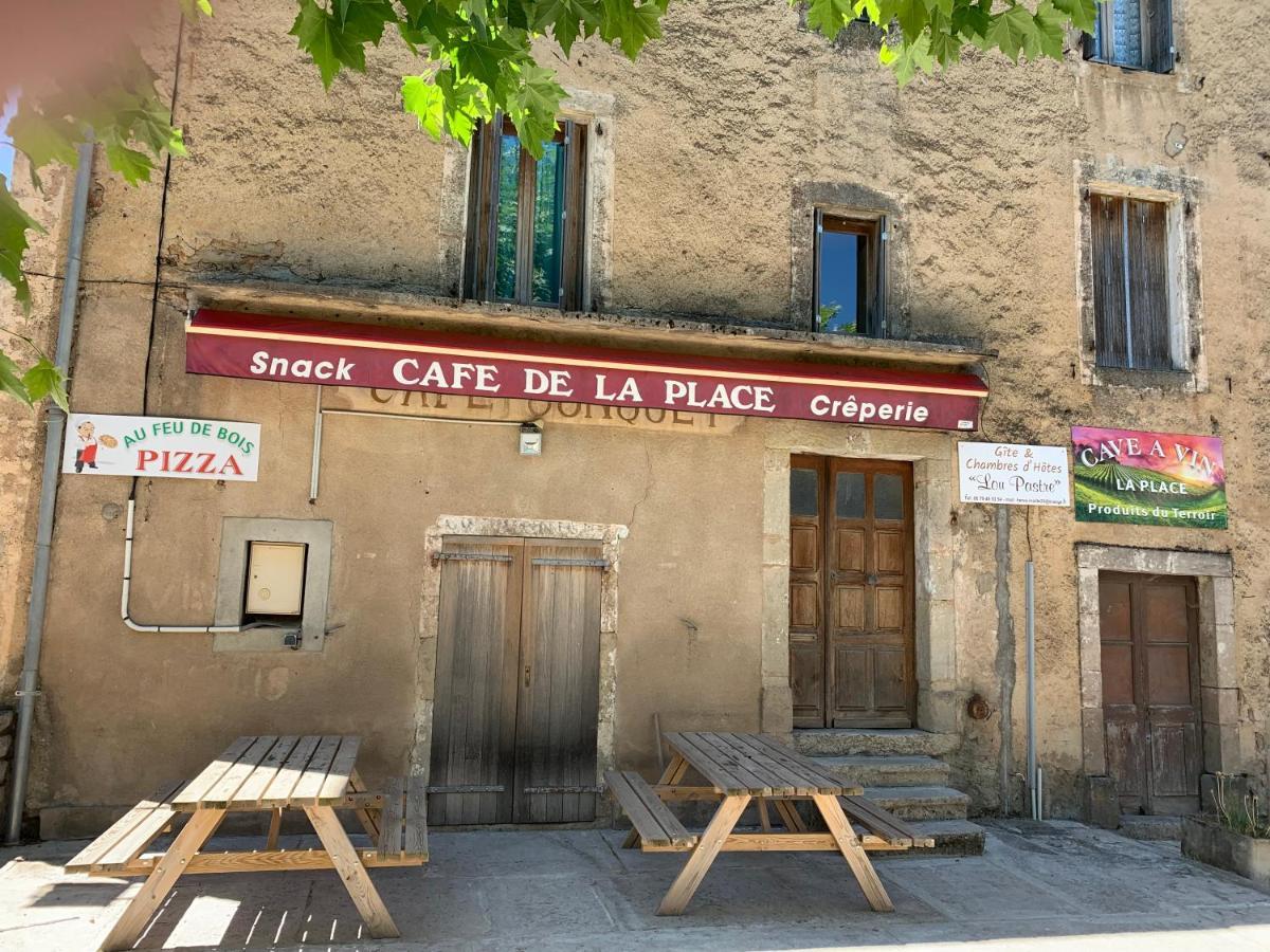Café de la Place Gîte&Chambres d'hôtes Lou Pastre Lanuéjols Exterior foto