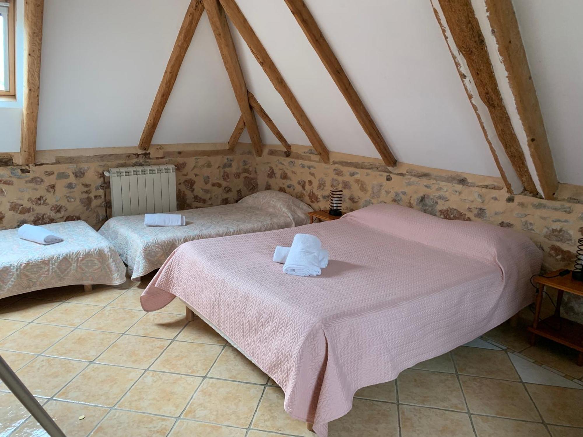Café de la Place Gîte&Chambres d'hôtes Lou Pastre Lanuéjols Exterior foto