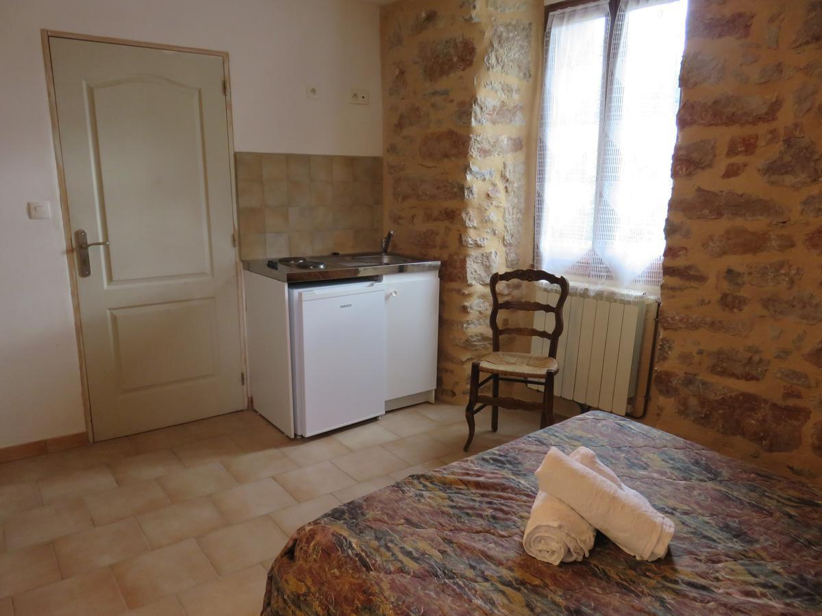 Café de la Place Gîte&Chambres d'hôtes Lou Pastre Lanuéjols Exterior foto
